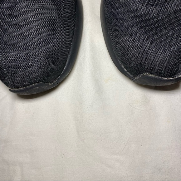 Black Nike Air Running Shoes - Picture 6 of 12